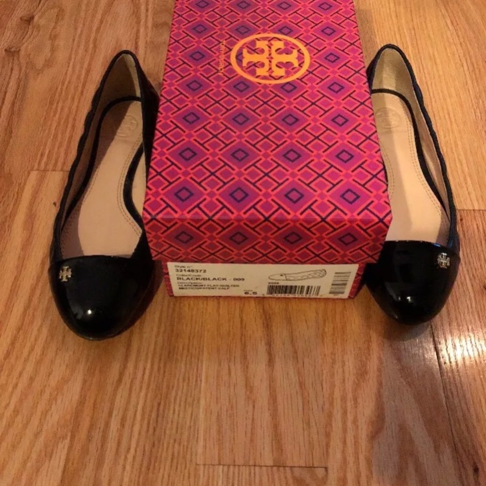 Tory Burch Claremont quilted black flat 6.5